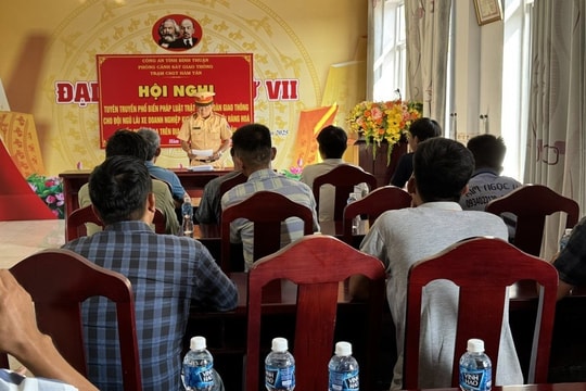 Tuyên truyền về trật tự an toàn giao thông cho tài xế, doanh nghiệp kinh doanh vận tải