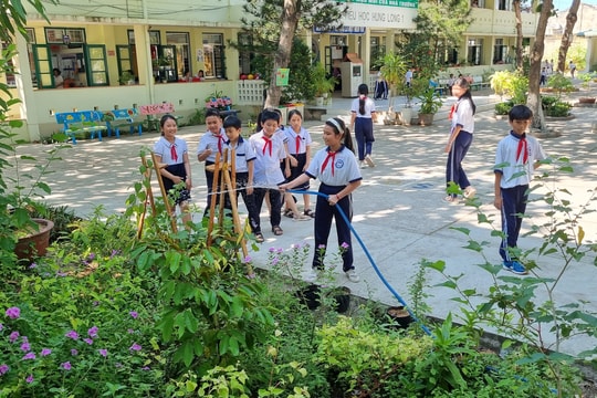 “Phủ xanh” không gian sư phạm