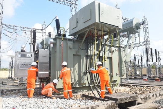 Tăng đầu tư công trình, đảm bảo cung cấp điện