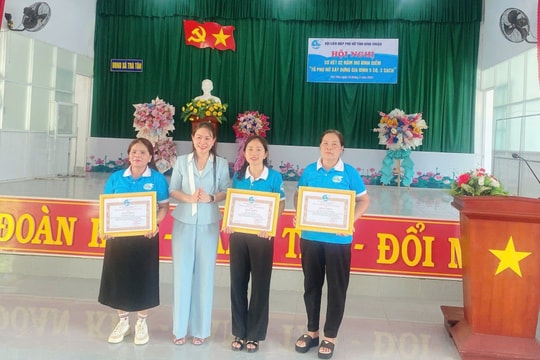 Đức Linh: Duy trì và nhân rộng “Tổ phụ nữ xây dựng gia đình 5 có, 3 sạch” 