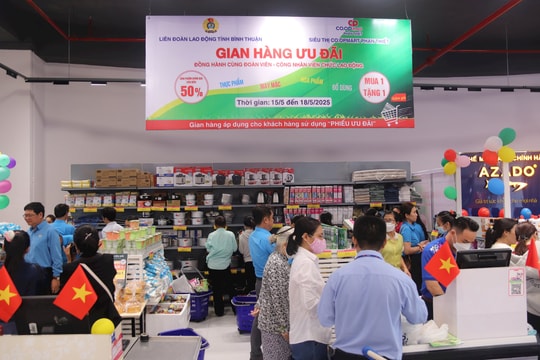 Ấm áp chương trình “Cảm ơn người lao động”