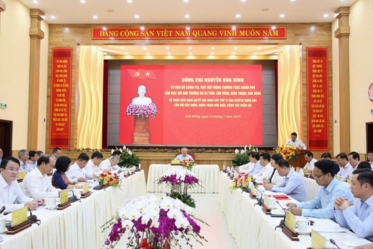 Phó Thủ tướng Thường trực Chính phủ Nguyễn Hòa Bình làm việc với Ban Thường vụ 3 tỉnh: Lâm Đồng, Bình Thuận và Đắk Nông