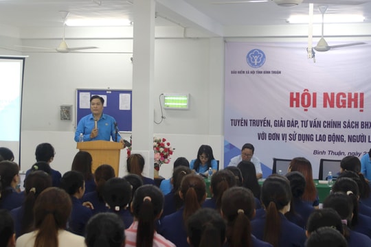 Truyền thông chính sách bảo hiểm xã hội cho gần 100 công nhân 