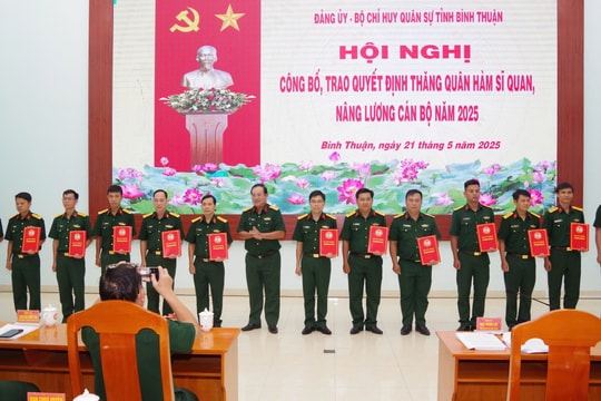 Thăng quân hàm cho sĩ quan Quân đội