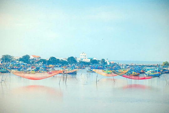Rớ hát ca trong gió biển thổi về