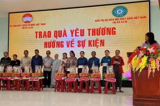 Hàng trăm tỷ đồng và hiện vật hỗ trợ người nghèo, giúp trẻ em đến trường