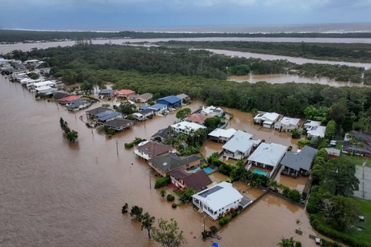 Lũ lụt nghiêm trọng ở Australia, hàng nghìn người mắc kẹt