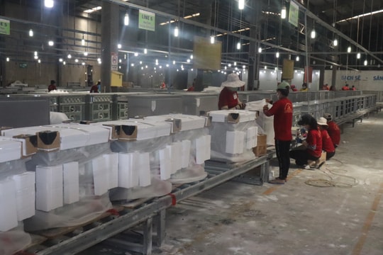Nửa đầu năm 2025: “Điểm sáng” xuất khẩu hàng hóa
