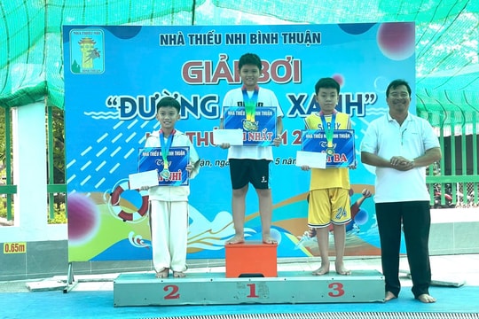 80 vận động viên tham dự giải bơi “Đường đua xanh” 