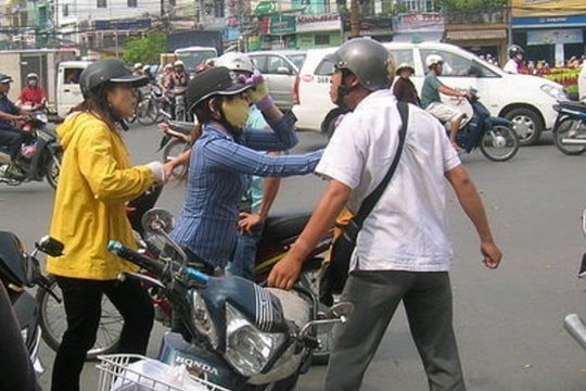 Ra đường nhớ mang theo... “cái đầu lạnh”!