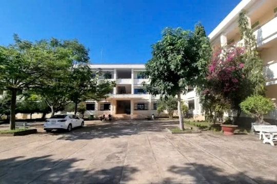 Ngôi trường vùng biển khang trang