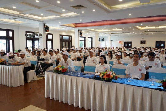  Hơn 250 người tham dự lễ mít tinh hưởng ứng Ngày Thế giới không thuốc lá