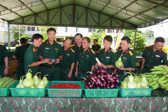 Sơ kết phong trào “Ngành Hậu cần Quân đội làm theo lời Bác Hồ dạy”