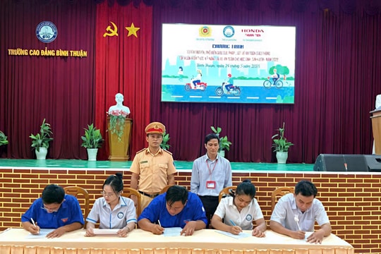 Đưa văn hóa giao thông vào các cơ sở giáo dục