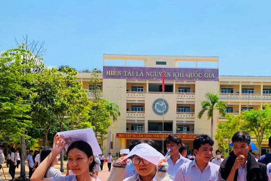 
Hơn 750 thí sinh hoàn thành bài thi vào lớp 10 trường chuyên