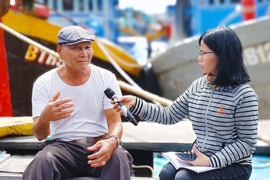 Phóng viên thời... sáp nhập