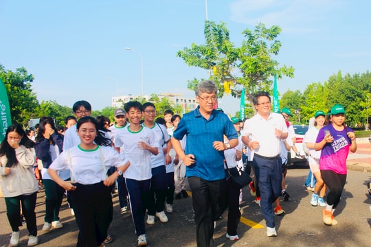 
Lễ Khai mạc hè và phát động toàn dân tập luyện môn bơi phòng, chống đuối nước