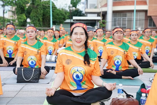 
Đồng diễn kỷ niệm Ngày Quốc tế Yoga Bình Thuận 
