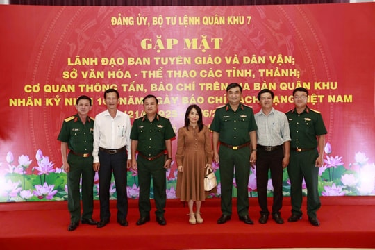 Bộ Tư lệnh Quân khu 7 gặp mặt các cơ quan thông tấn, báo chí