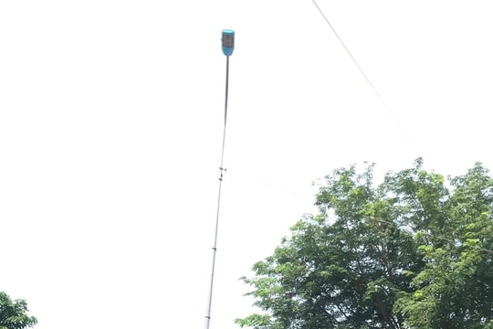 Một trụ đèn quốc lộ 55 gần 2 năm không sáng!