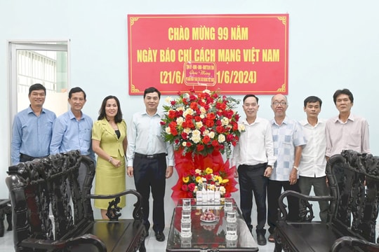 Vững bước đi lên cùng đất nước
