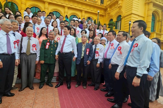 Chủ tịch nước Lương Cường gặp mặt, tuyên dương 150 nhà báo, người làm báo tiêu biểu