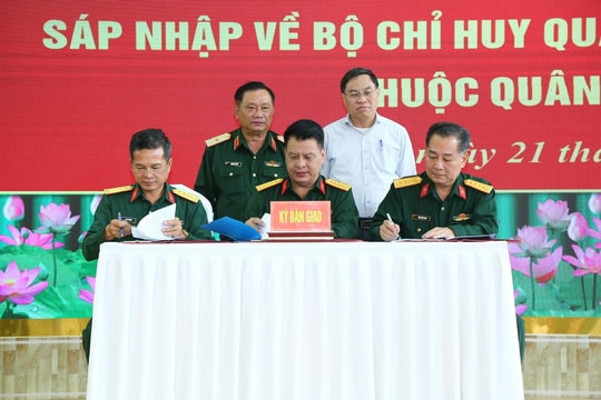 Bàn giao Bộ CHQS tỉnh Bình Thuận, Đắk Nông về Lâm Đồng