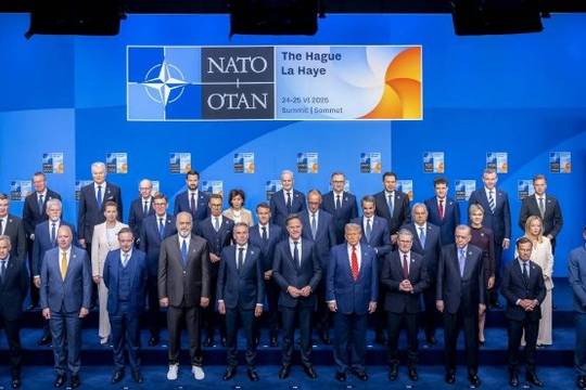 NATO nâng mục tiêu chi tiêu quốc phòng, tái khẳng định phòng thủ tập thể