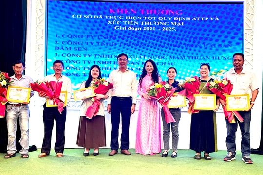  Nâng cao chất lượng gắn với phát triển thị trường tiêu thụ nông lâm thủy sản 
