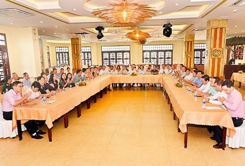 Một chặng đường dài đi cùng trang báo