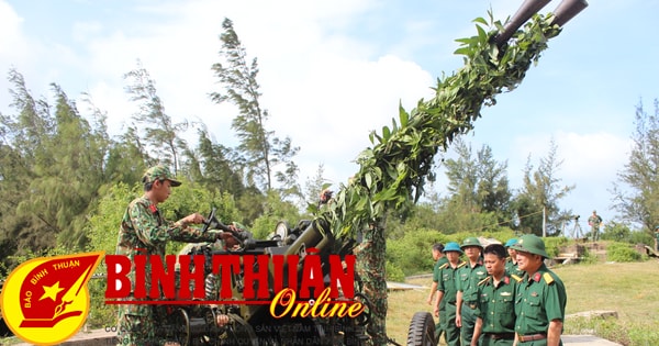 77 周年を迎えるビン トゥアン伝統国軍の日 (1945 年 8 月 25 日 ～ 2022 年 8 月 25 日): 建設、戦闘、国防における「黄金の」伝統の促進