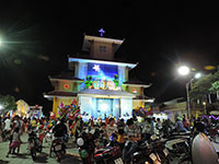 Phan Thiet streets sparkle in the buildup to Christmas festive season