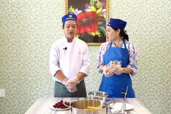 Hướng dẫn cách nấu canh hoa thanh long hầm gà - Công Ty MTV Hoa Bá Vương