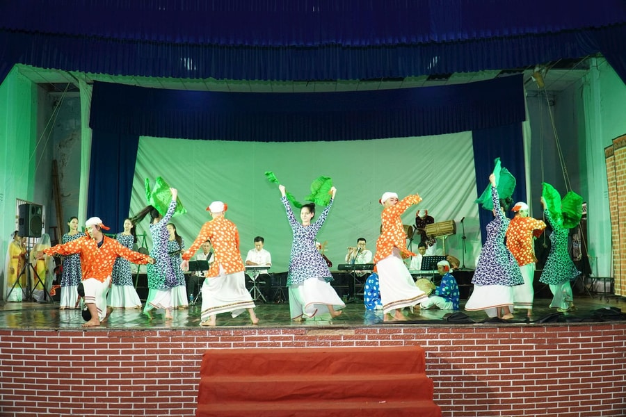 Tập thể nghệ sĩ tất bật cho “Tiếng hát miền Đông”